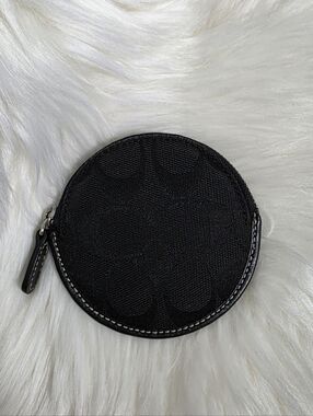 Coach Black Signature Round Coin CaseCoach Signature Jacquard Vintage Round Coin